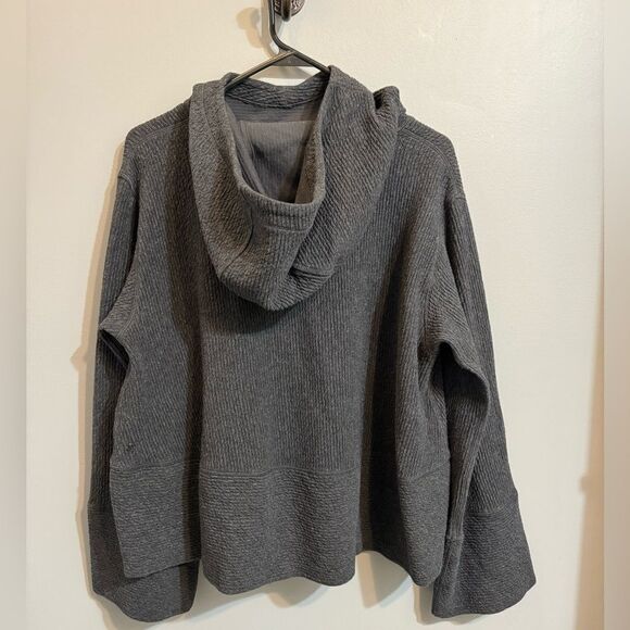 Lululemon Retreat Yourself Pullover - Picture 7 of 8